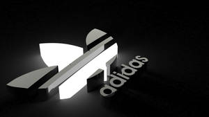 Монохромный логотип бренда Adidas обои — True Black Обои