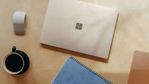 Разбросанная Surface Pro — Surface Обои