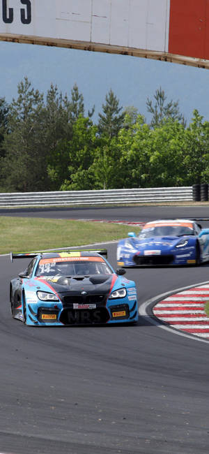Синий BMW M6 GT3 Гоночный автомобиль iPhone — Galaxy S24 Обои