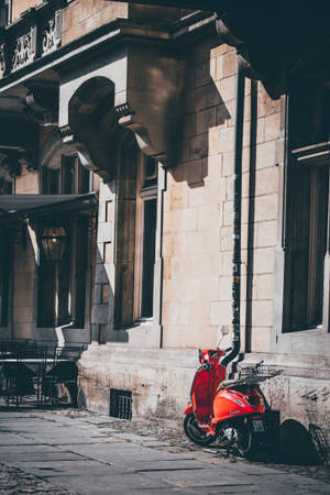 Красный мопед Vespa — Xiaomi Pad 8 Pro Обои