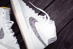 белые и черные Nike Air Force 1 High