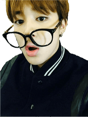Удивленный взгляд Чимина в очках
