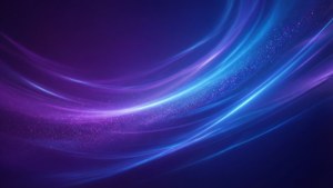 Сверхширокие абстрактные обои с фиолетово-синим градиентом и световыми полосами.