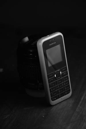 Черно-серый Nokia 105